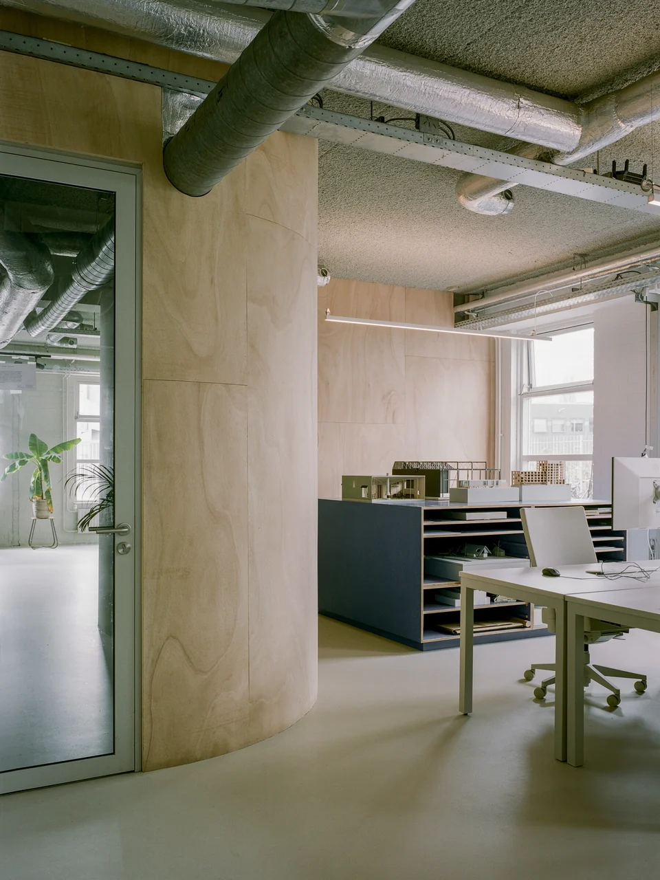 Beyond Space studio met Boring Collection meubilair