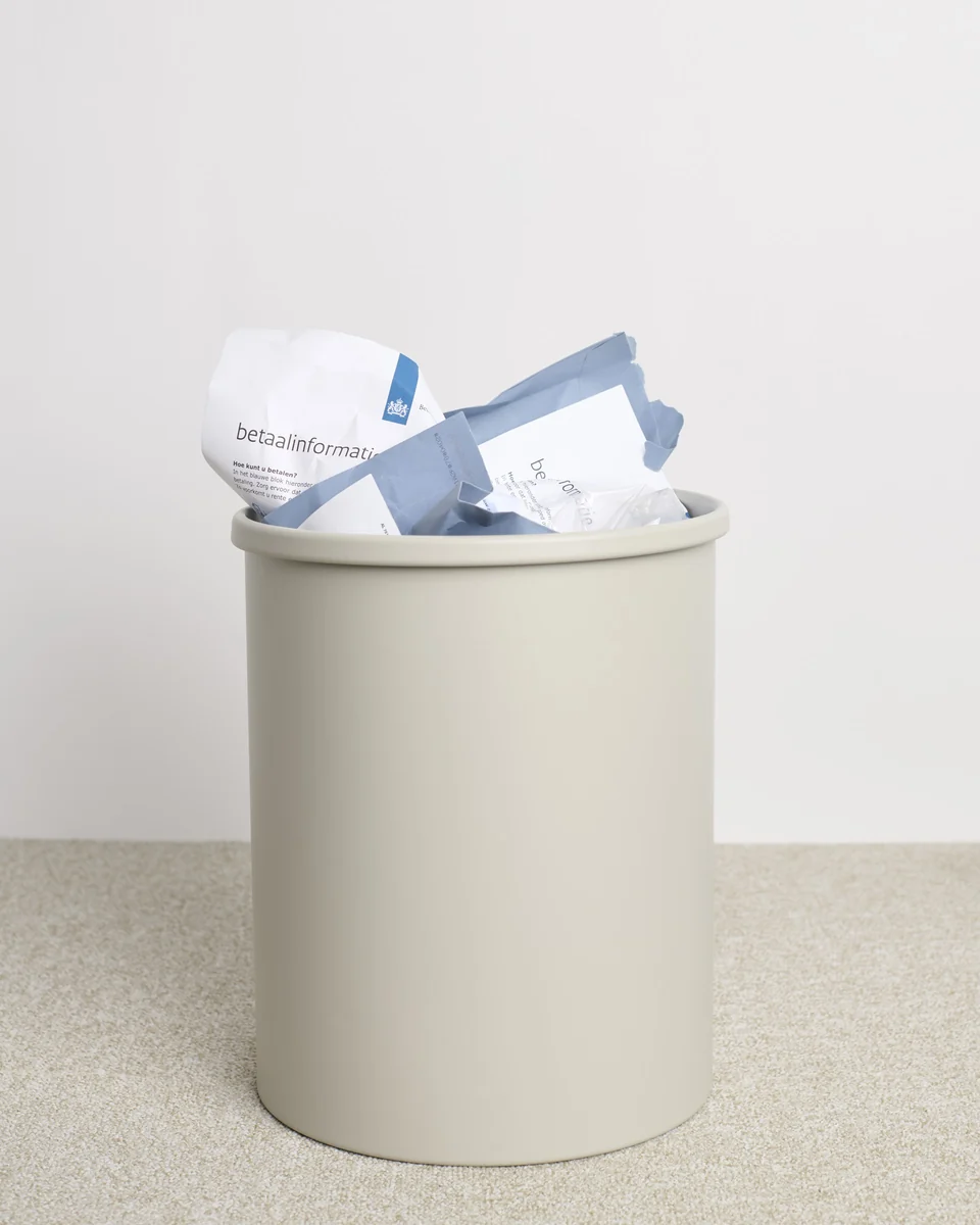 Aangiftedag. De Bin neemt het papierwerk over.